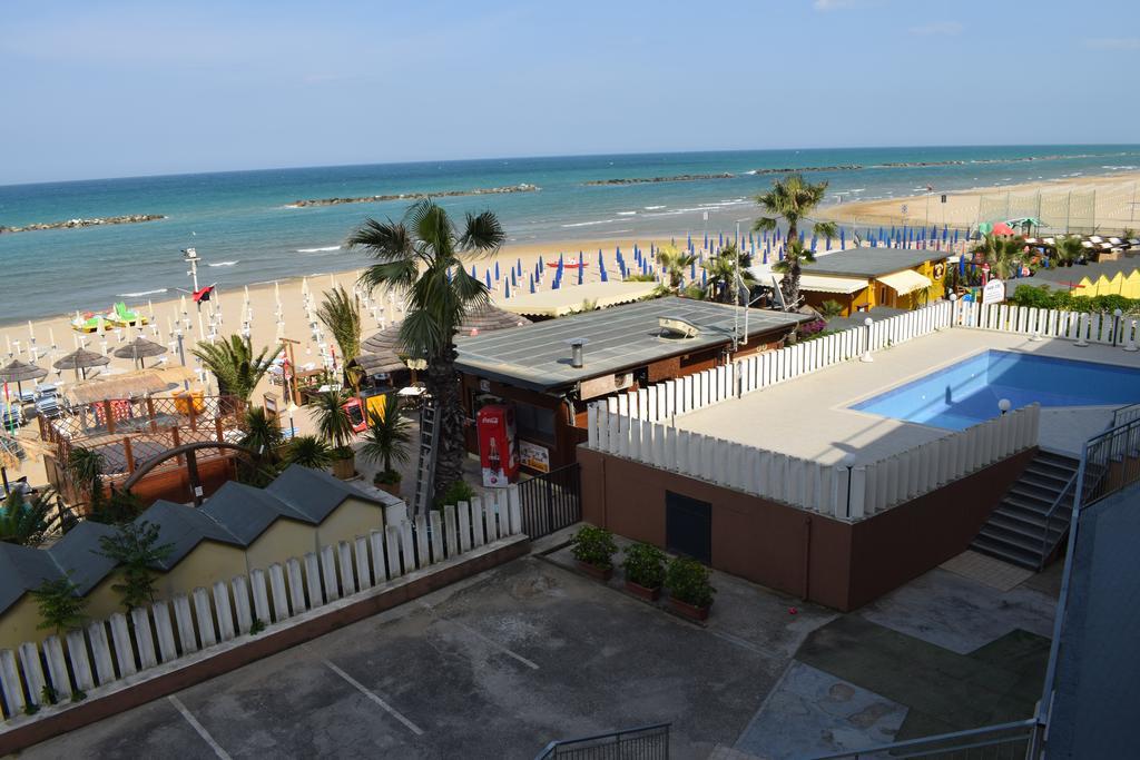 Astoria Hotel Pesaro Exterior foto