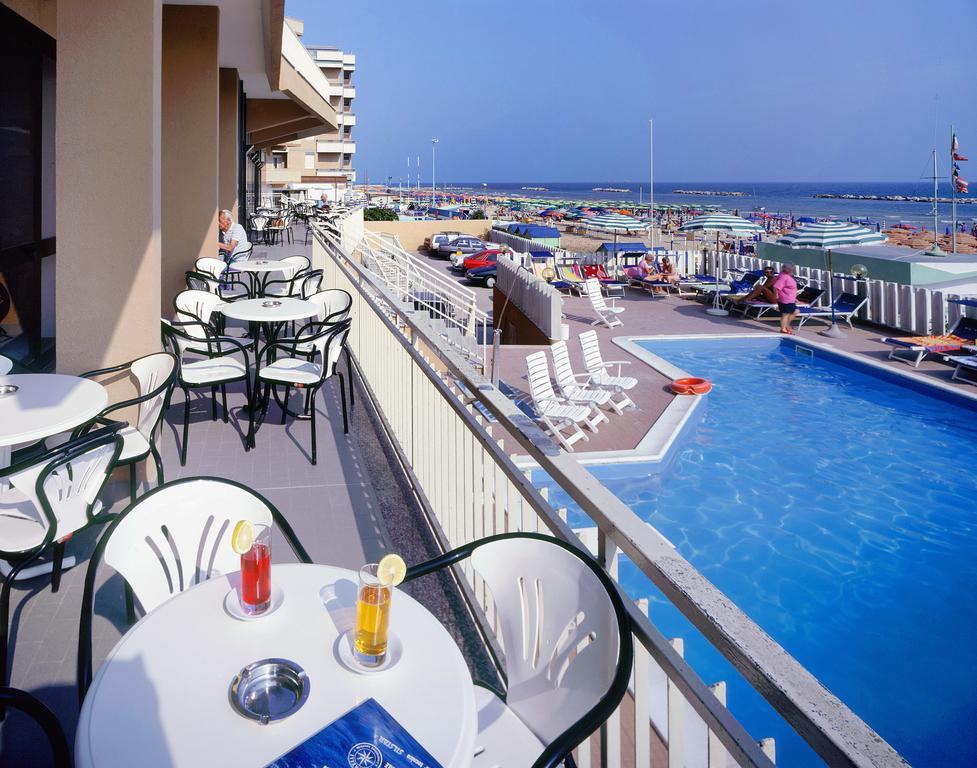 Astoria Hotel Pesaro Exterior foto