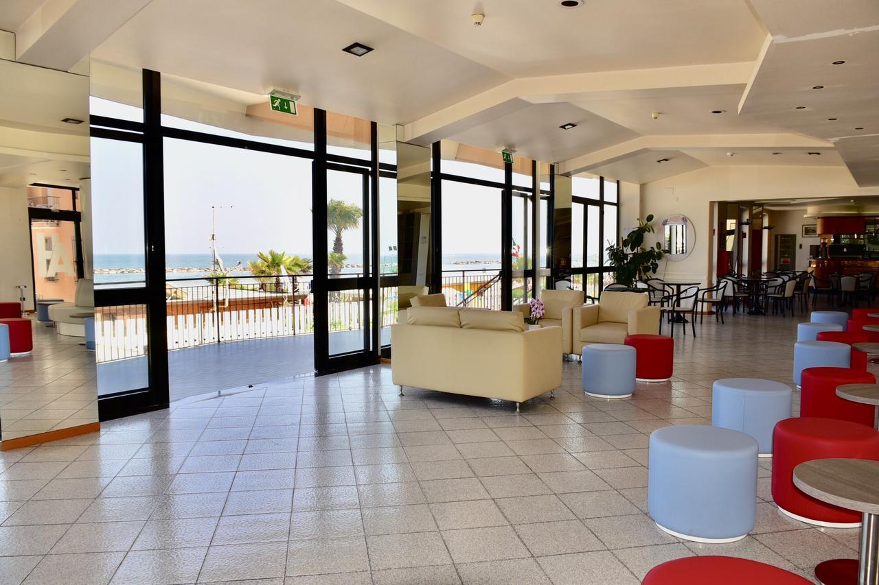 Astoria Hotel Pesaro Exterior foto